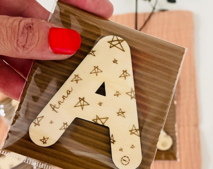Personalized wooden magnetic place card