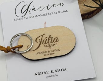 Personalized oval wooden keychain for communion, wedding, christening