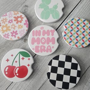 Sottobicchieri in ceramica per auto/Sottobicchieri portabicchieri/Accessorio carino per auto/Regalo per auto nuova/Regalo per i 16 anni/Set di 2 sottobicchieri per auto/Scacchiera/Regalo per la festa della mamma