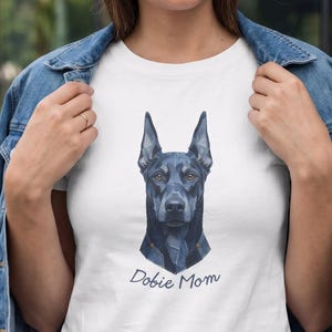 Maglietta "Dobie Mom", maglietta con Doberman Pinscher - Felpa con muso di cane in finta denim patchwork