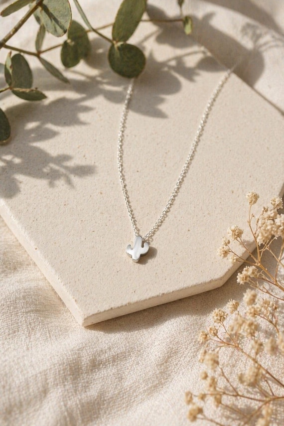 Zierliche Kaktus Halskette, Rosvergoldete Kette, Minimalistischer Schmuck,  Layering Halskette - Etsy.de