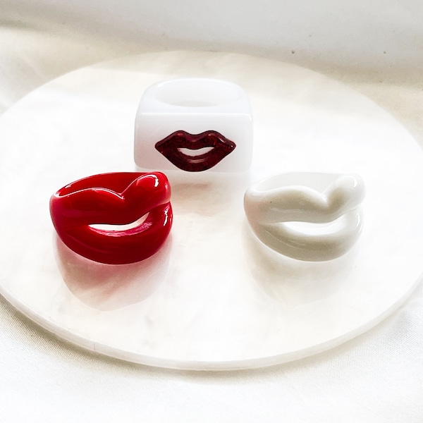 Acrylic lip rings, Acrylic ring, lip shape ring, Lip shape acrylic ring, red acrylic ring, white acrylic ring, lip shape ring, red lip ring