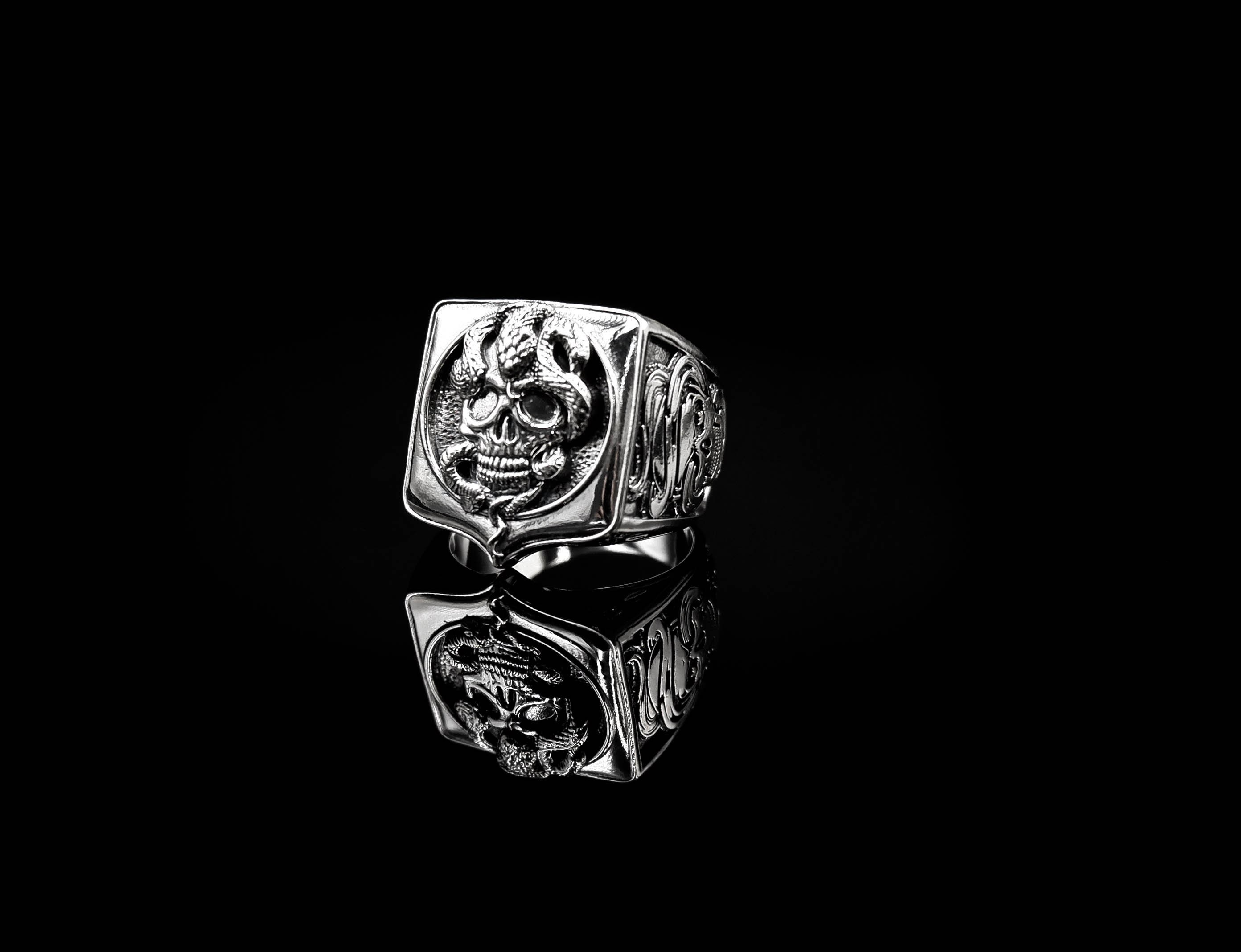 ロ*ン様 LIQUID scull & snake ring Argent Gl Damned Snake Skull