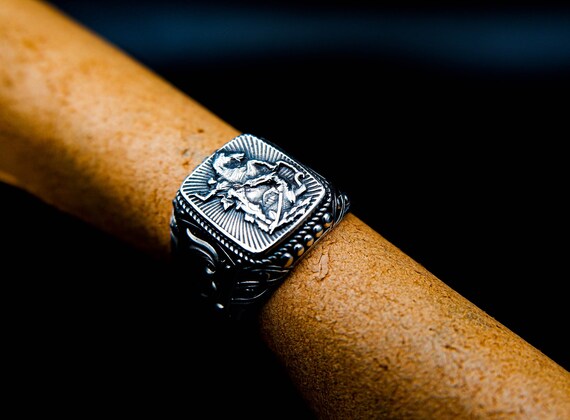 thumbnail image 2 of 925 Sterling Silver Saint George Sovereign Coin Ring – Brand New, M To Z Sizes, Made In UK 2 of 5