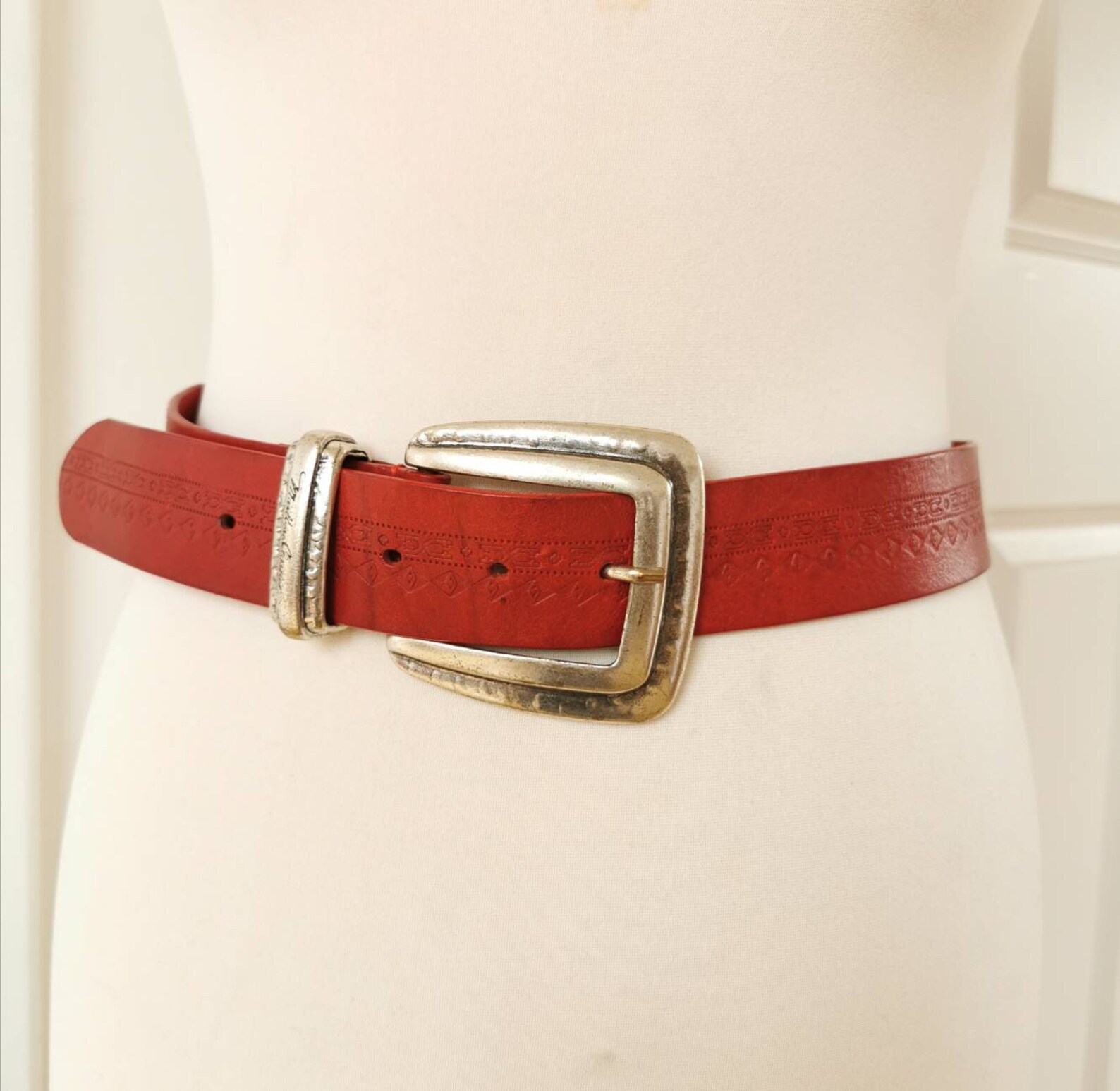 Woman Marlboro Classic 1980s Red Leather Belt Vintage Red | Etsy