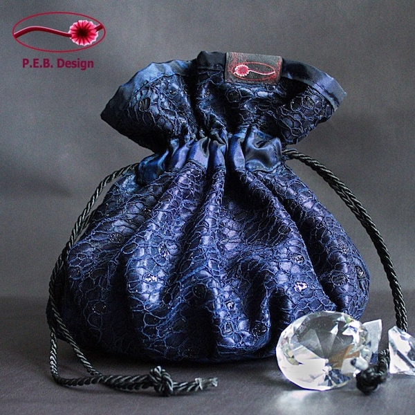 Pompadour, Abend-Tasche, Damenhandtasche, Handgelenktasche, Blütenrelief, Nachtblau