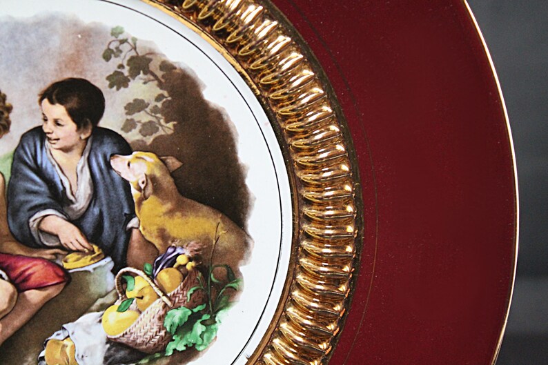 29 cm A Large Vintage Italian Florentine Hand Made Deep Red and Gold Plate 11 12
