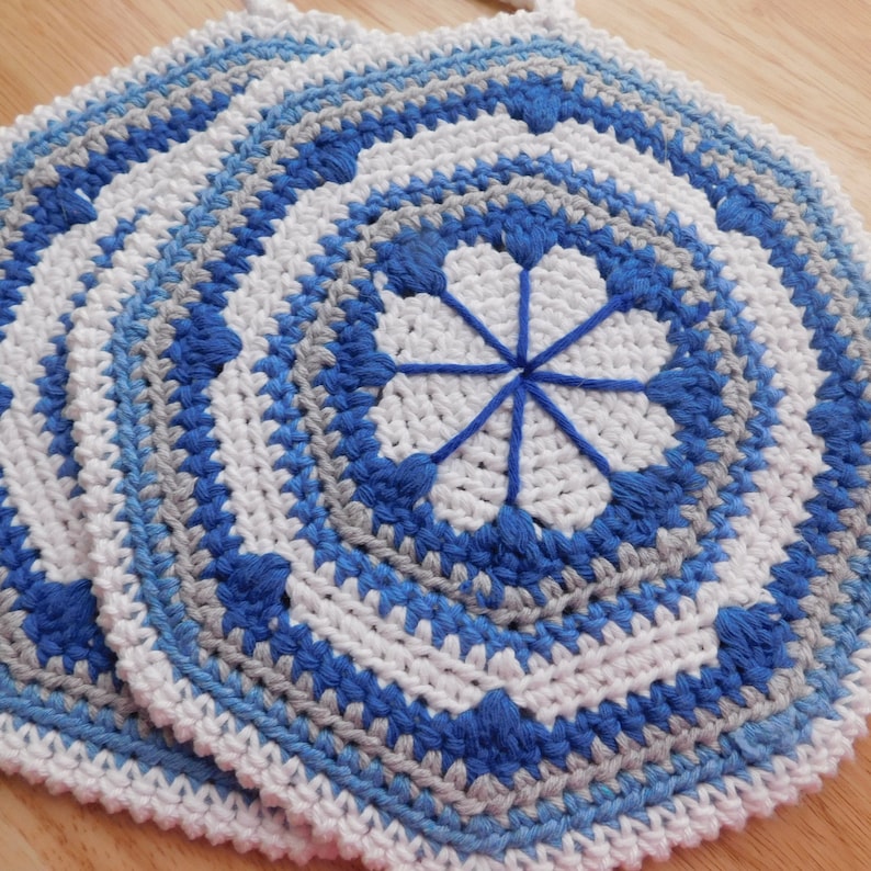 Set of 2 Soft Haxagon Shape Hand Crocheted Potholders Hot Pads Kitchen Decor Vintage Pattern