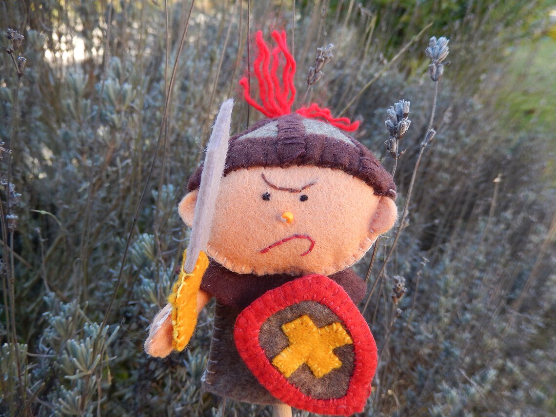 Finger puppet Knight in felt Etsy