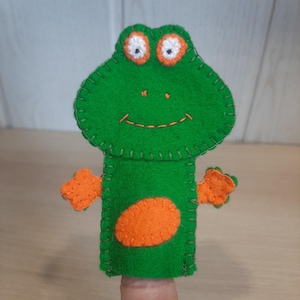 Frog finger puppet made of natural wool felt - original gift idea for children