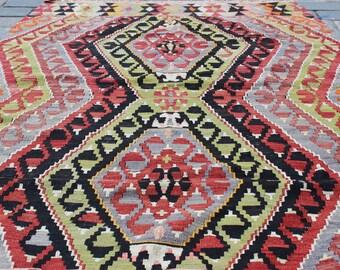 ボヘミアンヴィンテージトルコキリムラグ：手織りウール、6.9インチ