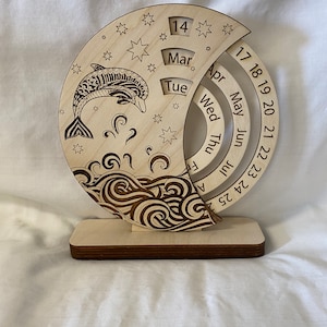Perpetual Calendar, Dolphin , Gift, Laser cut, Removable Stand, Engraved, Desktop, Stand calendar, Housewarming, Office Cubbie