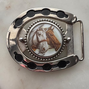 Western Two Horse Heads Horseshoe Shaped Silver Belt Buckle