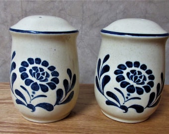 Salt and Pepper Shakers Blue Floral Design Vintage Made in Japan