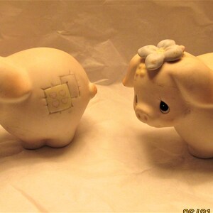 Jonathan & David Enesco Pig with Flower Figurine 1982 Model E9267