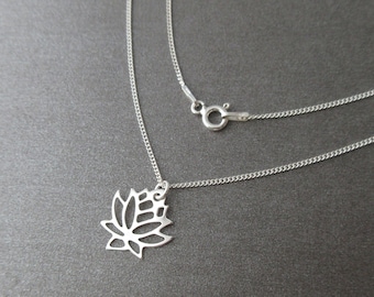 Collier petit pendentif fleur de lotus en argent 925/1000e