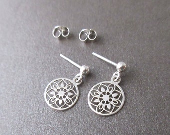 Boucles d'oreilles rosace pastille ronde ajourée puces clous argent 925/1000