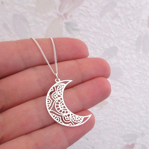 Collier pendentif lune ajourée en argent 925/1000e