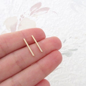 750/000 18 carat gold-plated stud earrings