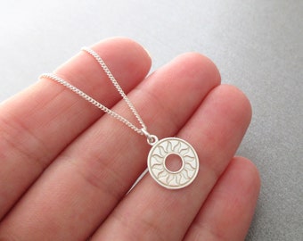 Minimalist 925 silver sun pendant necklace