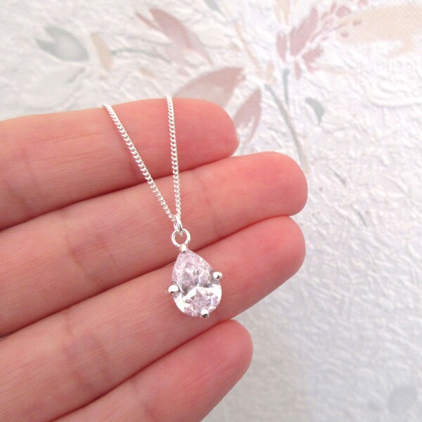 Collier pendentif goutte solitaire zirconium CZ et argent 925/1000e