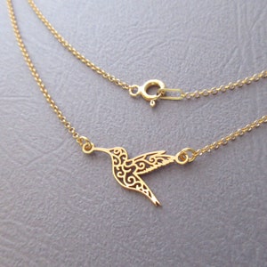 Collier colibri oiseau ajouré minimaliste plaqué or 24 carats