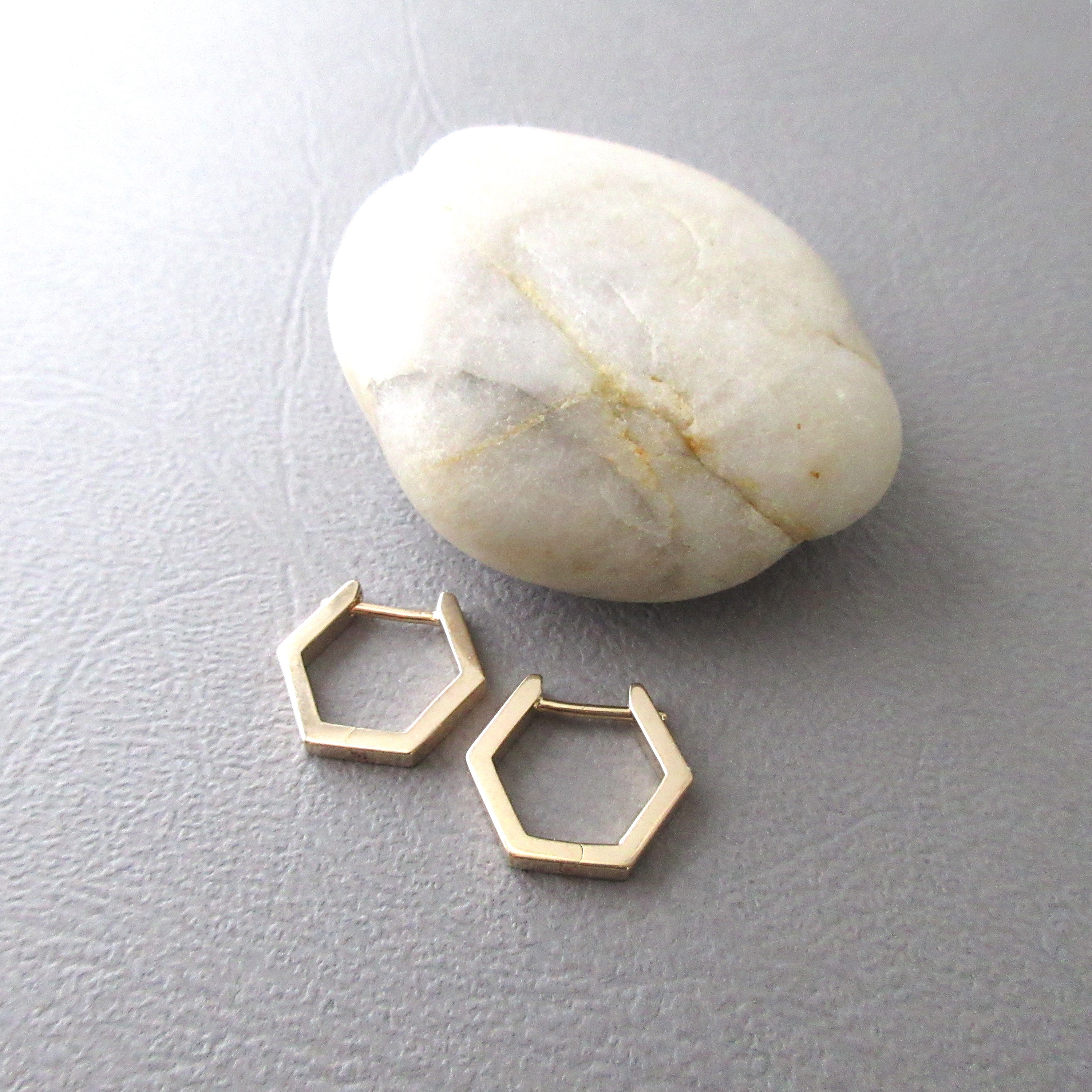 Boucles D'oreilles Créoles Hexagonales Plaqué Or 18k - Zirconium - Marque Tata Gisèle - Neuf
