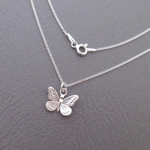 Halskette mit Schmetterlingsanhänger aus 925er Silber