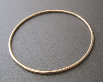 Smooth bangle bracelet in 750/1000 gold plated width. 2mm