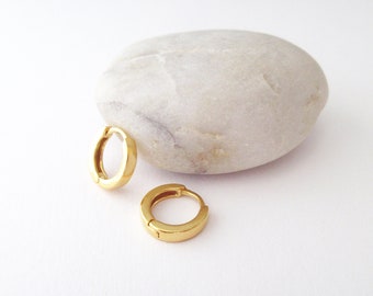 Boucles D'oreilles Puces Plaquées Or 18 Carats - Motif Rosace Ajouré, Clous Dorés Tata Gisèle