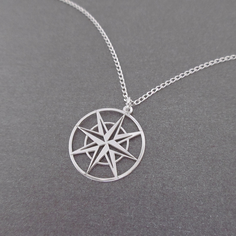 Men's Necklace With Round Compass and Wind Rose Pendant in 925/1000