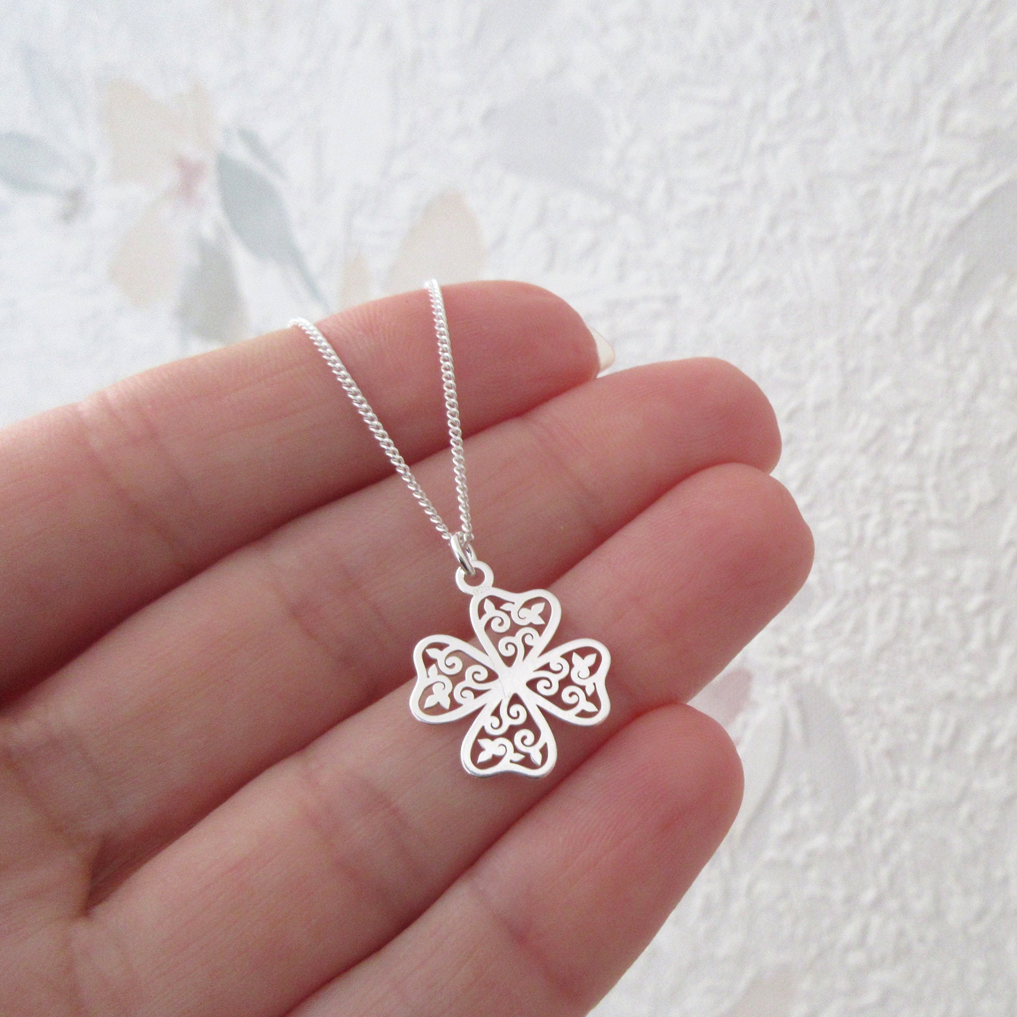 Pendentif Trèfle Vintage Signé Mystère - Occasion Porté