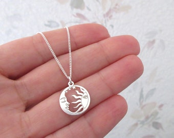 Collier pendentif rond lune soleil étoiles nature en argent 925/1000e