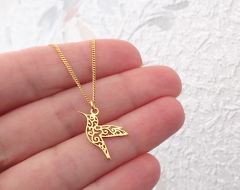 Collier minimaliste pendentif colibri ajouré oiseau plaqué or 24 carats