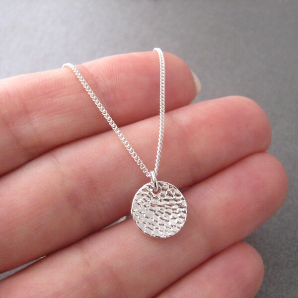 Collier pendentif disque cercle pastille martelée minimaliste argent 925/1000e