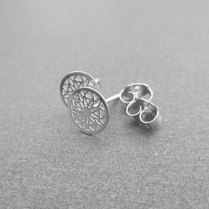 Boucles d'oreilles mini puces rosace argent 925/1000e image 3