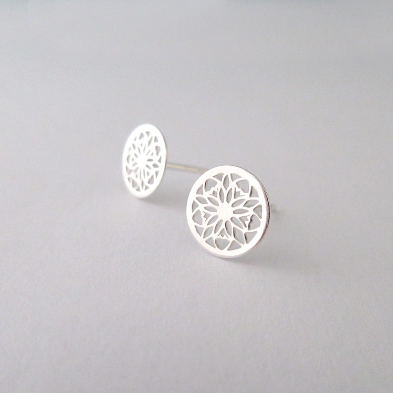 Boucles d'oreilles mini puces rosace argent 925/1000e image 2