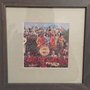 Couverture de l&#39;album Sgt Pepper des Beatles, point de croix ***motif uniquement*** John Lennon Paul McCartney George Harrison Ringo Starr