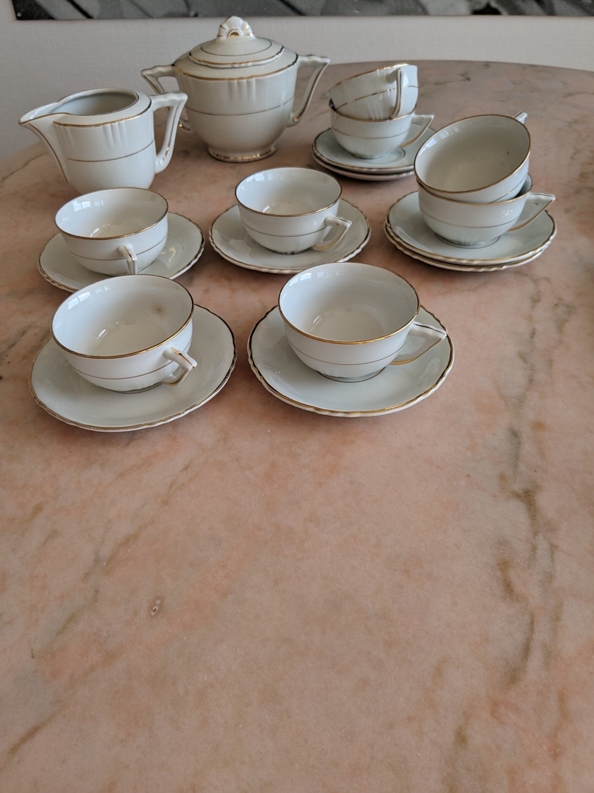 Grand Plat De Service Oval Vintage Moulin Des Loups Porcelaine Blanche Motifs Bouquets Imgx1200 7397