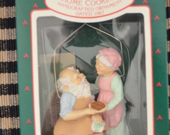 Hallmark Home Cooking Mr. And Mrs. Claus Series Dated 1987 Christmas Tree Ornament Gift Exchange Santa Collection Tree Decor