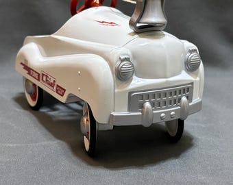 Hallmark Kiddie Car Classics 1955 Murray Fire Chief Pedal Car No.7580