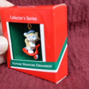 Hallmark Keepsake Miniature Ornament &quot;Kittens In Toyland&quot; Vintage Christmas Tree Decor