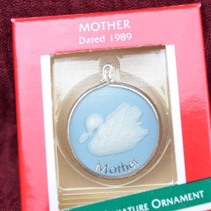 Hallmark Keepsake Miniature &quot;Mother&quot; Holiday Wreath Gift Exchange Stocking Stuffer Ideas
