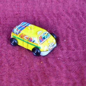 Hallmark Keepsake Miniature Ornament &quot;On The Road&quot; Vintage Small Christmas Tree Decor