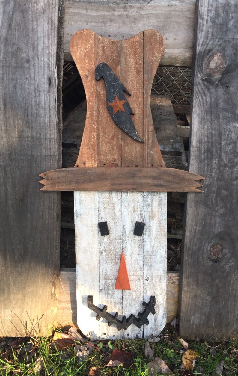 Wooden scarecrow, scarecrow, rustic scarecrow, rustic, wooden, pallet scarecrow, Halloween, Halloween decorations, crow, Wizard of Oz,cutout image 1