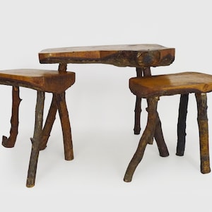 Old Brutalist tripod coffee table with 2 stools