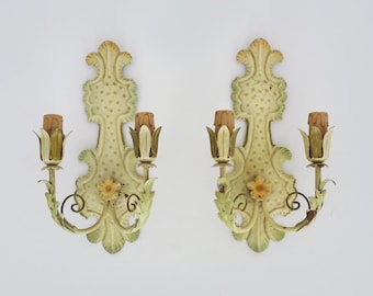 Pair of Italian wall lights in cream-colored sheet metal. 70s