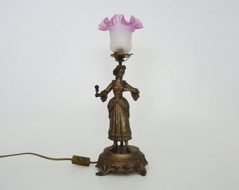 18th century nobility woman statue lamp in gilded metal and tulip