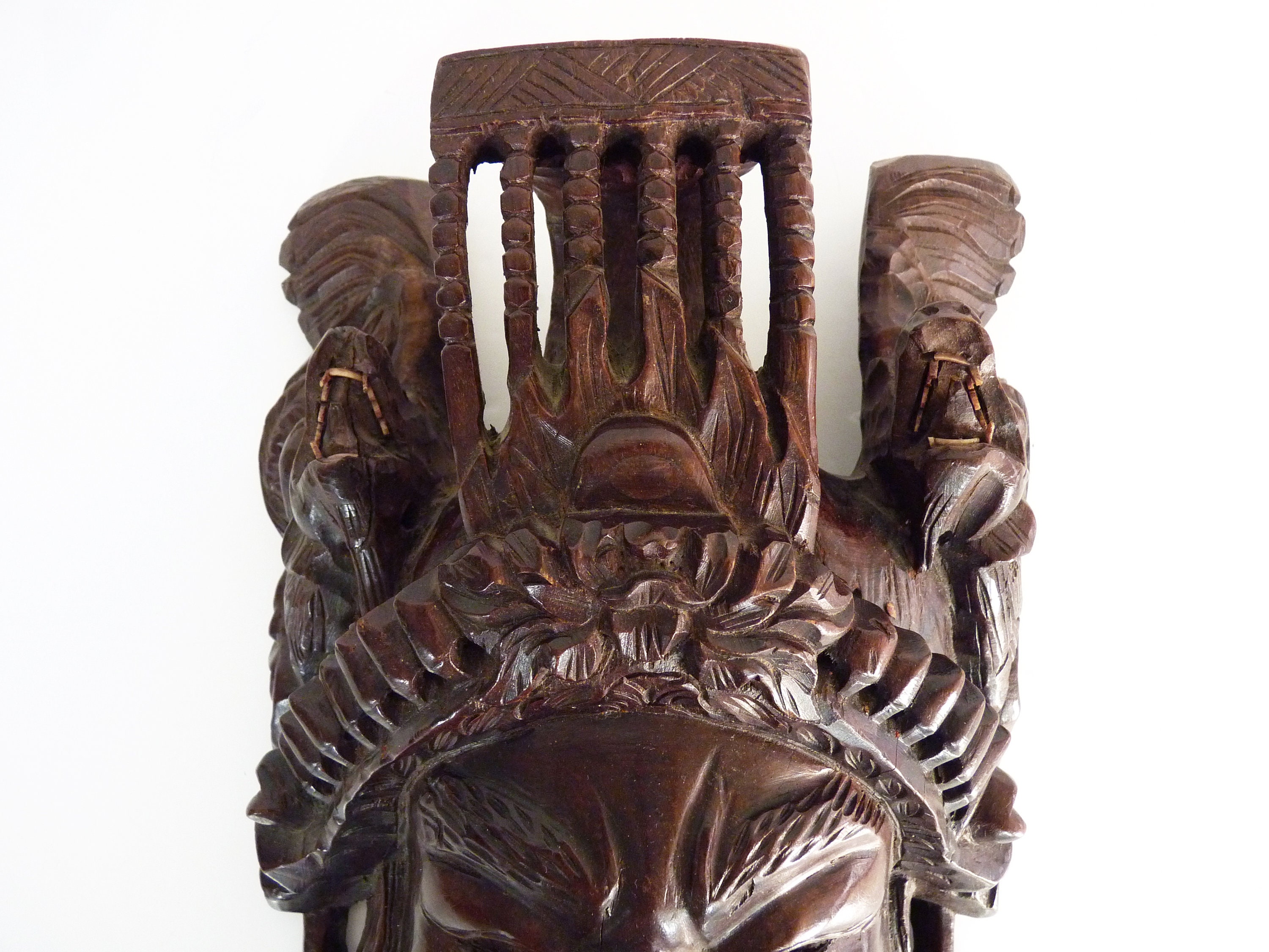 Ancient Chinese Mask in Carved Rosewood. 1st Half of the