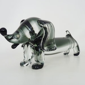 Spectacular Dachshund sculpture in blown Murano glass. 45cm - 17.71&quot;